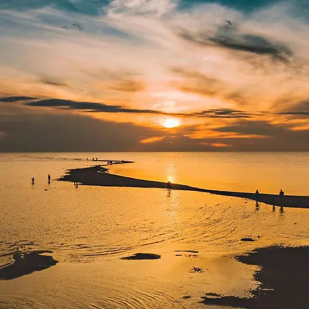 Starvillas A 301 - 6 Hengen Viehaettaevae Keskeisellae Paikalla Semesterbostad Kalajoki